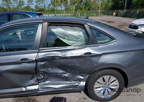 2019 Volkswagen Jetta 1.4T R-Line/1.4T S/1.4T Se from USA, damaged, VIN 3VWC57BU1KM053231